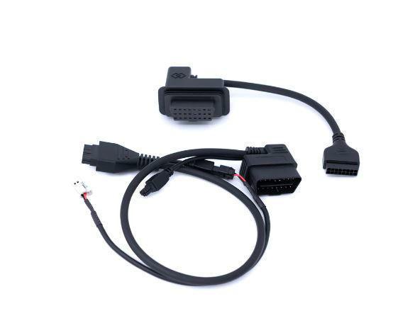 Laden Sie das Bild in Galerie -Viewer, A durable OBD2 Splitter Unlock Cable by GDP Tuning, designed for 2018+ 6.7L Cummins engines. The cable showcases high-quality connectors, the GDP logo, and an easy-to-use design.
