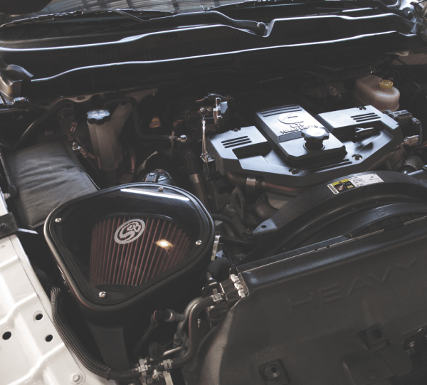 Laden Sie das Bild in Galerie -Viewer, S&amp;B Filters Cold Air Intake installed on a 2013-2018 Dodge Ram 2500/3500
